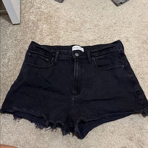 Abercrombie curve live the high rise mom short black distressed Denim Shorts
